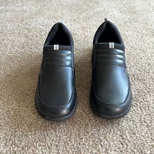 Mens Easy Street slip ons: